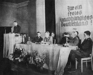 Gründungskonferenz des NKFD mit Ernst Hadermann Gründungskonferenz des NKFD mit Ernst Hadermann