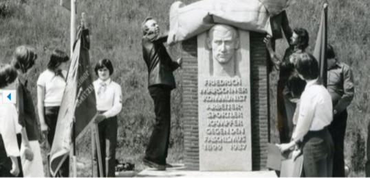 Einweihung des Friedrich Marschner Denkmals am 9. Mai 1979 an der gleichnamigen Schule in Göritzhain. (Heike Ruhland / Siegfried Neumann /Archiv).